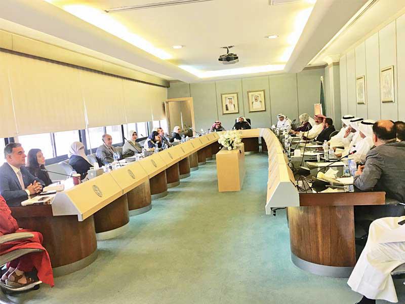  وزير الصحة د. باسل الصباح مترئساً الاجتماع 