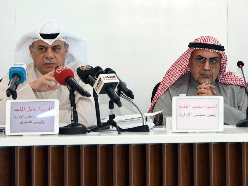 محمود الفليج من اليمين وعادل الماجد