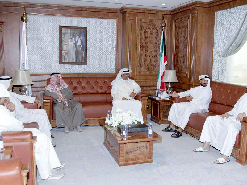 جانب من اجتماع المدير العام للهيئة العامة للرياضة حمود فليطح بمسؤولين رياضيين