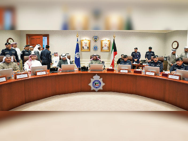 الخالد مترئسا الاجتماع الأمني الموسع في «الداخلية» أمس