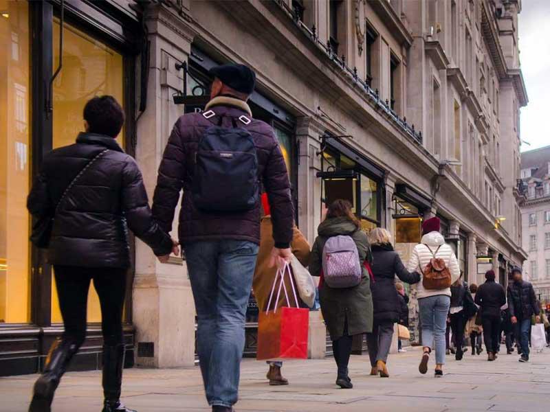 لندن تواجه كورونا بخطو مناعة القطيع)