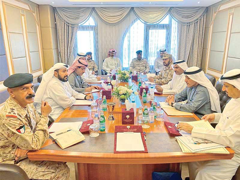 وزراء الصحة والخارجية والتربية يبحثون تداعيات كورونا