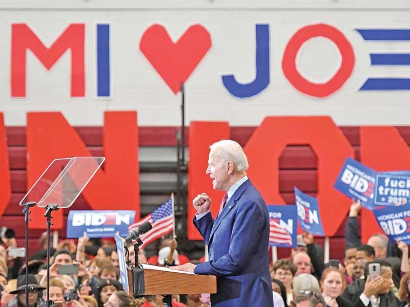 نائب الرئيس الأميركي السابق جو بايدن في ميتشيغين قبل أيامt (أ ف ب)  