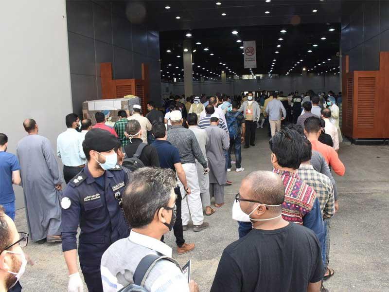 مركز فحص الوافدين من خطر فيروس كورونا في أرض المعارض