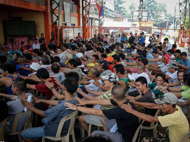 حملة واسعة ضد مروجي المخدرات في الفلبينn