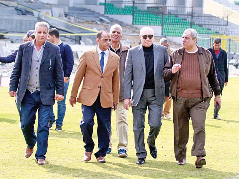 رئيس مجلس إدارة النادي المصري البورسعيدي سمير حلبية في جولة داخل الاستاد فبراير الماضيn