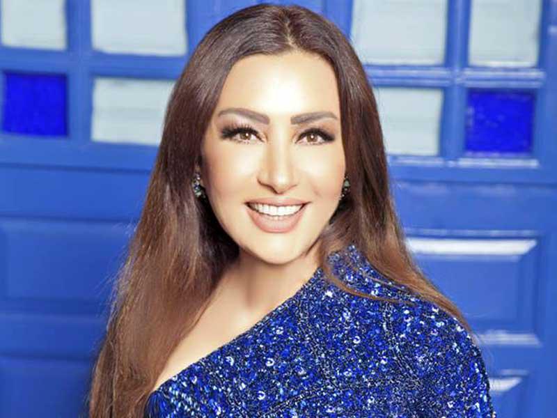 الفنانة التونسية ​لطيفة​ 