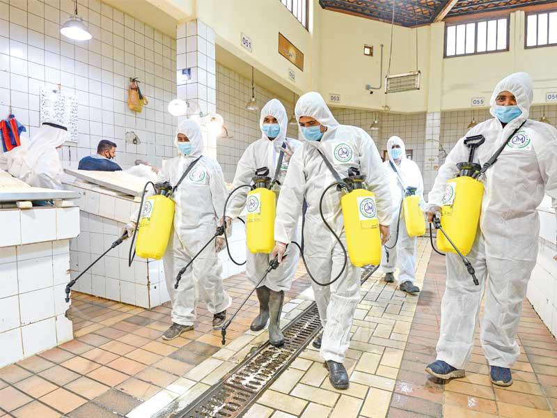 جانب من إجراءات التعقيم بالمباركية