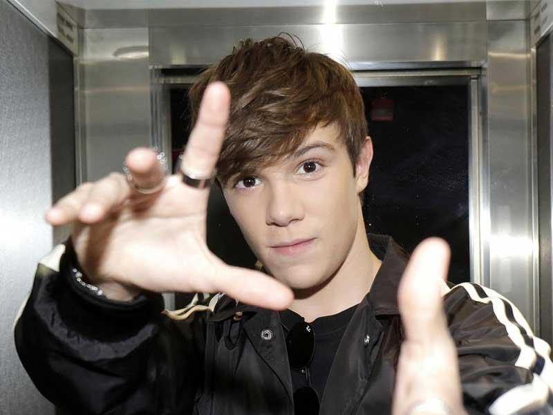 المغني الكندي الشاب ليني كيم