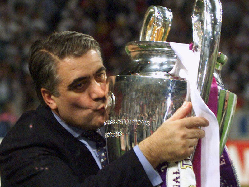  الرئيس السابق لنادي ريال مدريد الإسباني لورنزو سانز