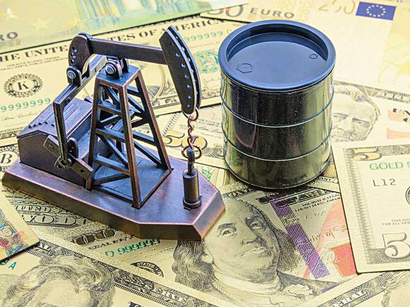 الولايات المتحدة بين منفعة النفط الرخيص ومصاعب «الصخري»