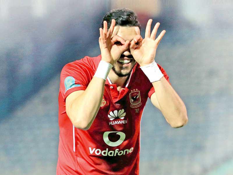 مهاجم فريق الاهلي المعار لنادي الاتفاق السعودي وليد أزارو