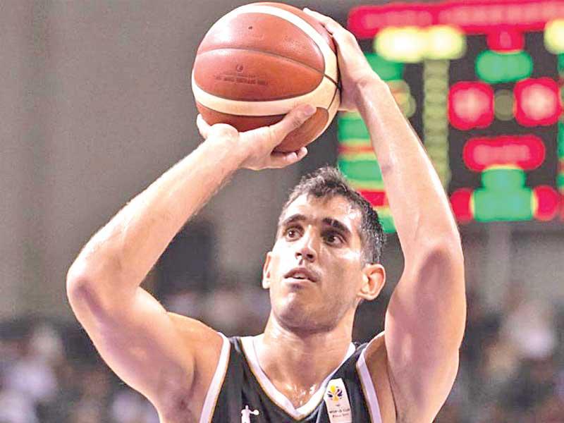 لاعب كرة السلة الاردني أحمد الدويري