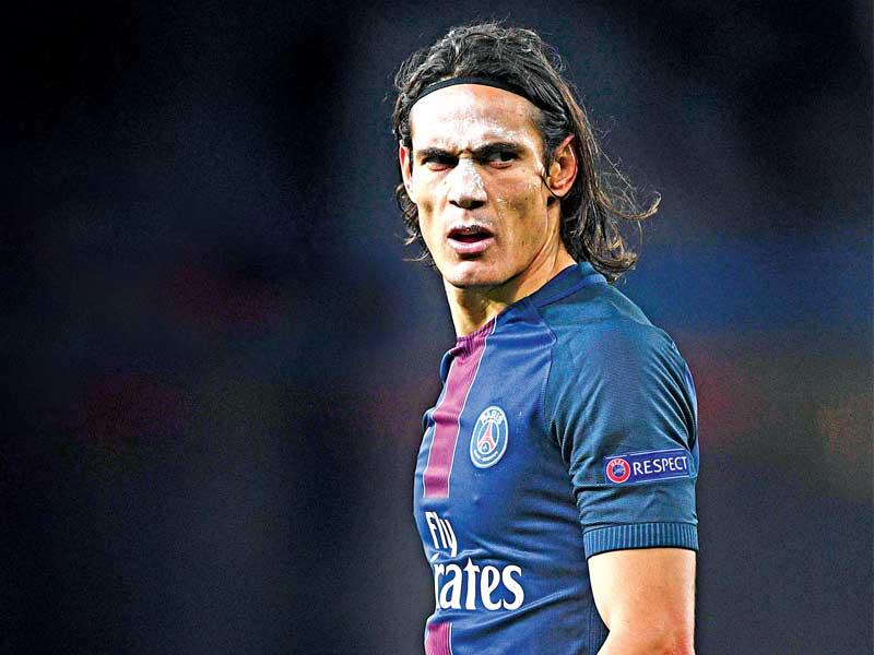 مهاجم نادي باريس سان جيرمان الفرنسي لكرة القدم إدينسون كافاني 