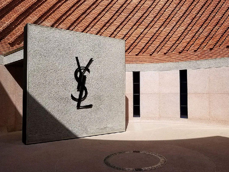  بيت الأزياء العالمية، سان لوران