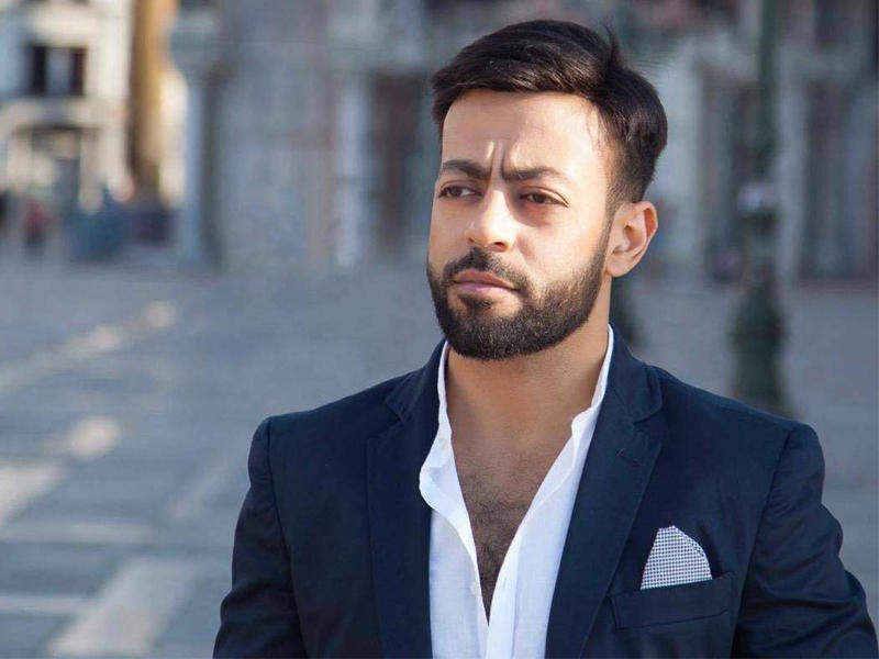 الفنان تامر عاشور 