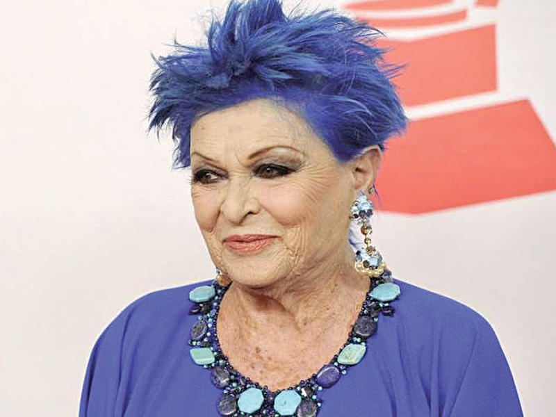 الممثلة الإيطالية لوتشيا بوسيه