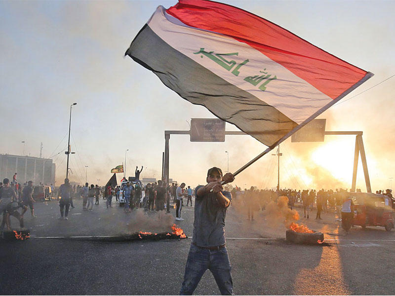 انتفاضة الشباب العراقيين كشفت ضعف النخبة السياسية