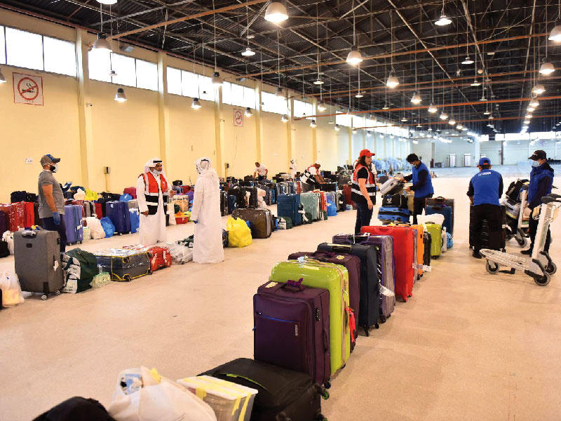 أمتعة مغادري محجر الخيران خلال نقلها أمسn