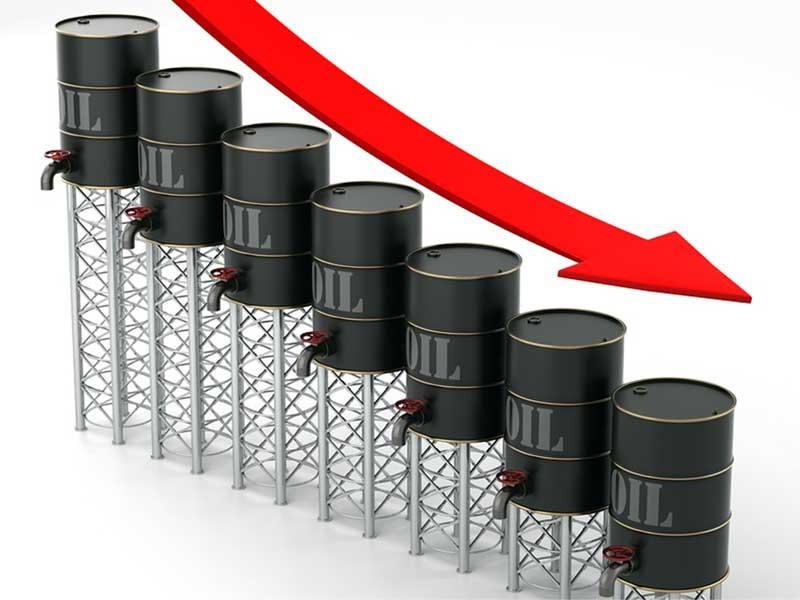 النفط يهوي للأسبوع الخامس رغم التحفيز 