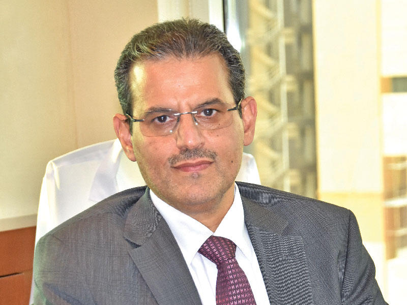 الرئيس التنفيذي في مستشفى السلام الدولي، الدكتور أيمن المطوع