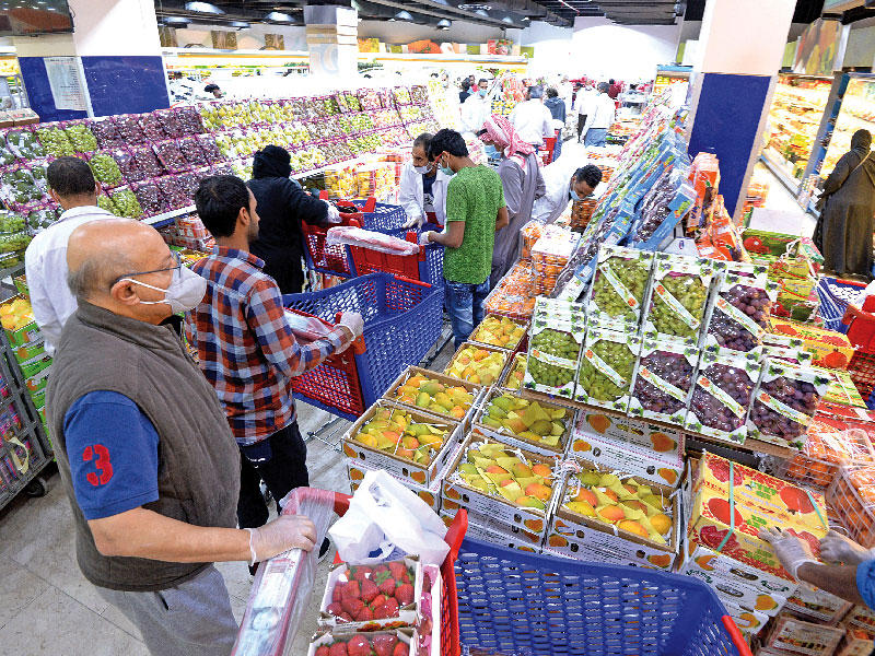 أحد مظاهر الازدحام في الجمعيات التعاونية 