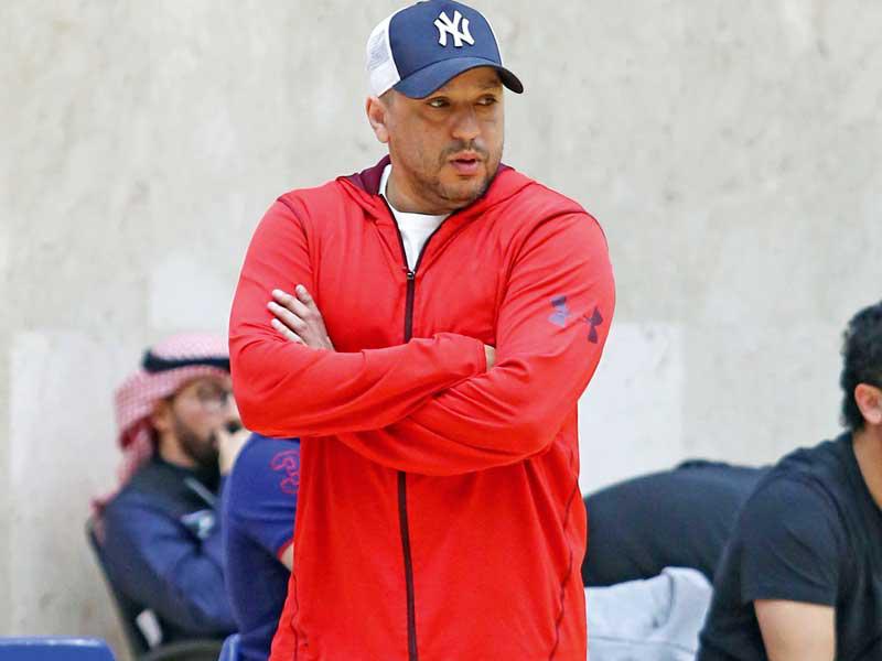 مدرب كرة السلة للمنتخب الوطني خالد بوزبر 