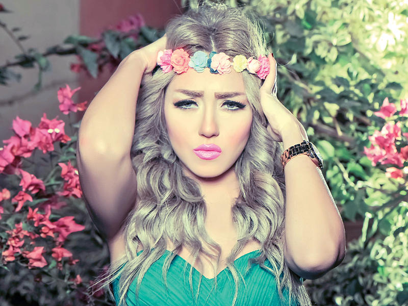 الفنانة سارة سلامة