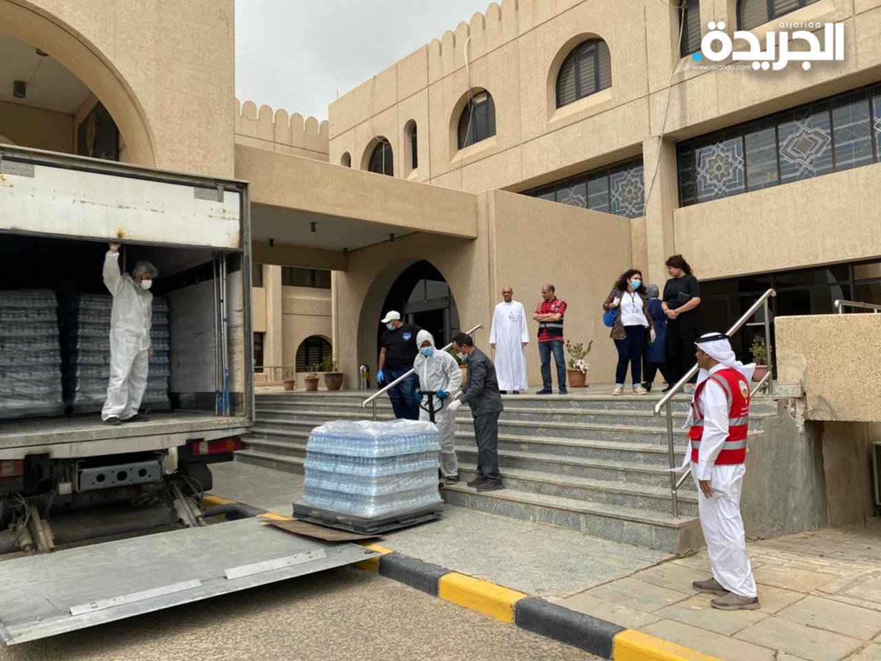 الأبحاث يساهم بألف كرتون من مياه كاظمة