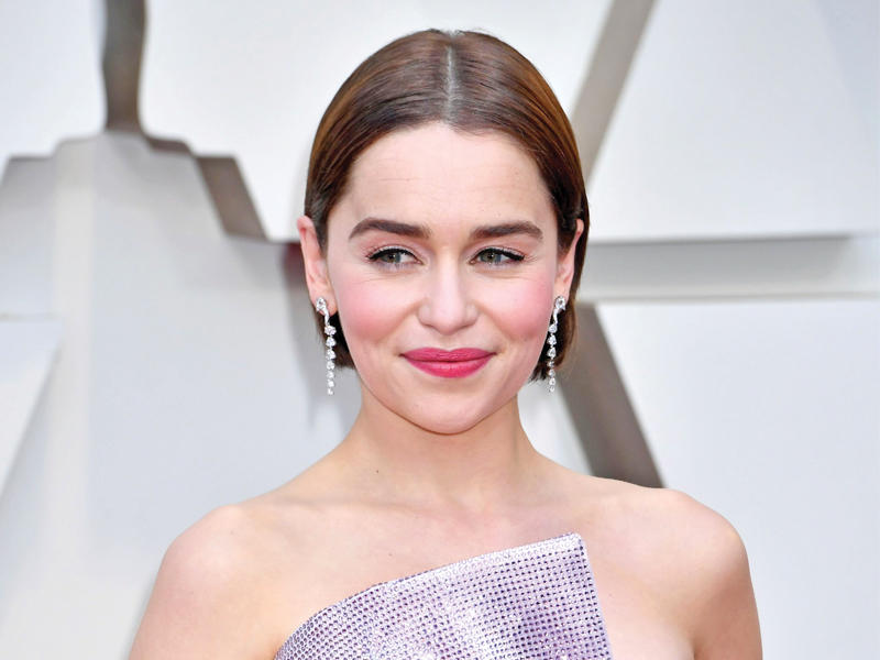 الفنانة إميليا كلارك