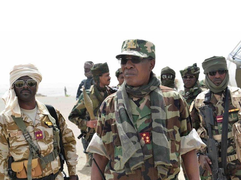 الرئيس التشادي إدريس ديبي يقود قوات بلاده في معركة ضد بوكو حرام