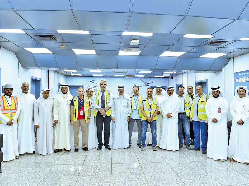 لقطة جماعية من اجتماع شركة الخطوط الجوية الكويتية