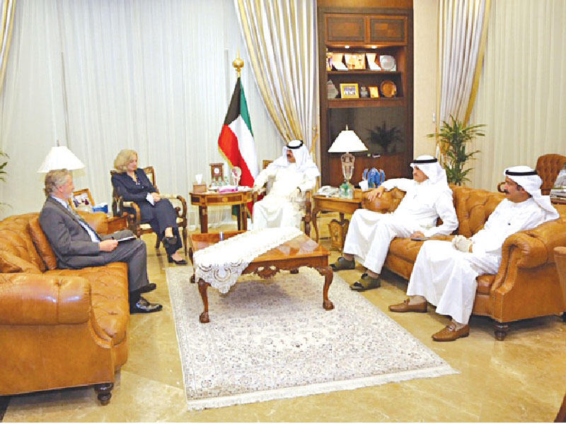 الجارالله مستقبلاً السفيرة الأميركية أمسn