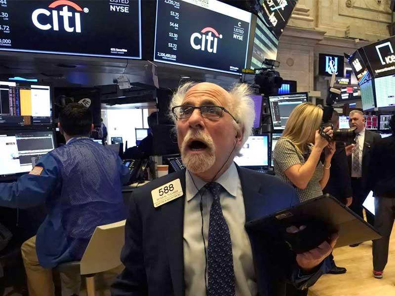 الأسهم الأميركية تهوي فزعاً من «أيام صعبة»