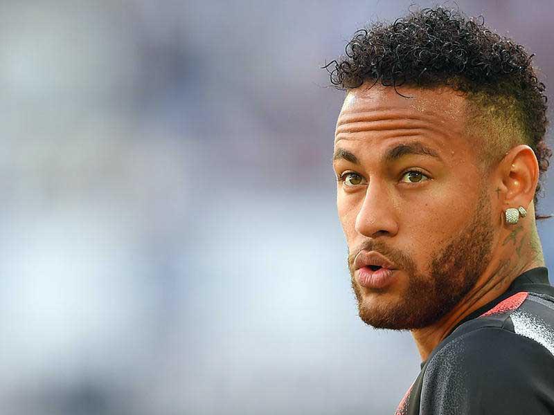 نجم كرة القدم البرازيلية نيمار