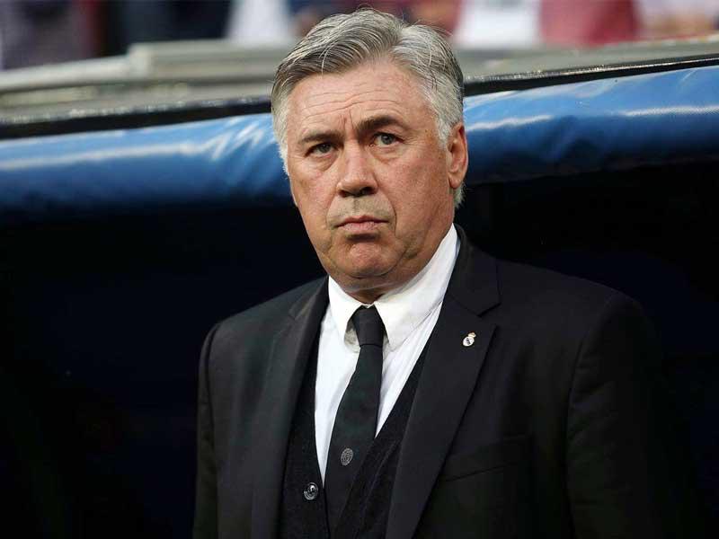  المدير الفني لفريق إيفرتون الإنكليزي لكرة القدم كارلو أنشيلوتي