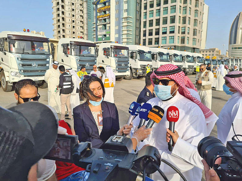 وزير الدولة لشؤون البلدية وليد الجاسم يدشن حملة تعقيم بالعاصمة