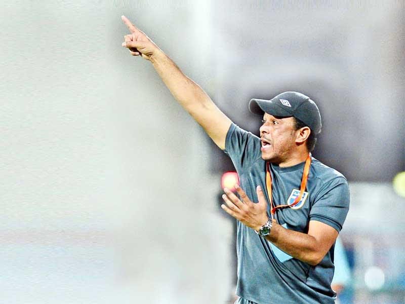 مدرب الفريق الأول لكرة القدم بنادي الكويت، وليد نصار