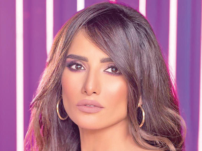 الفنانة زينة 