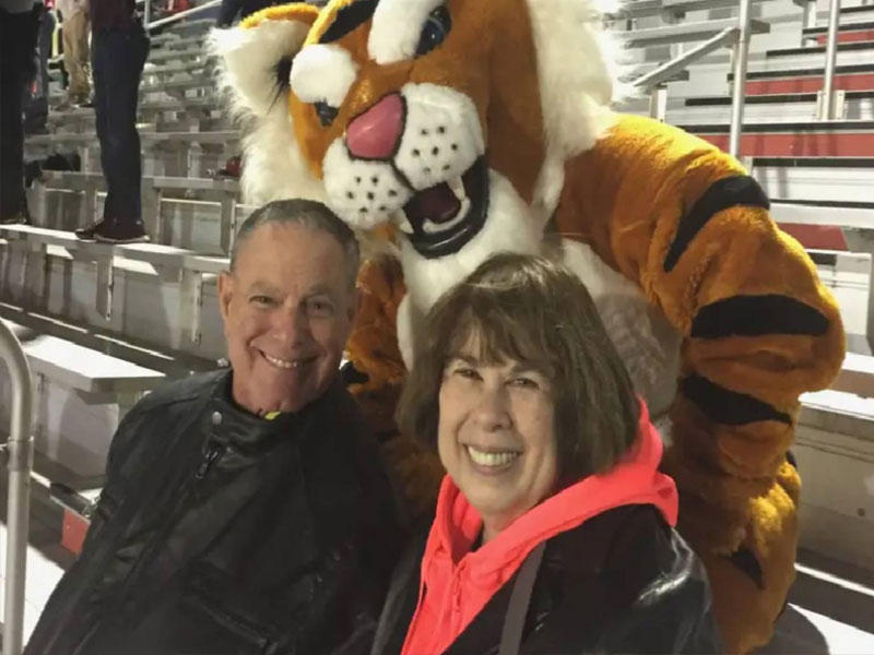 ستيوارت وأدريان بيكر