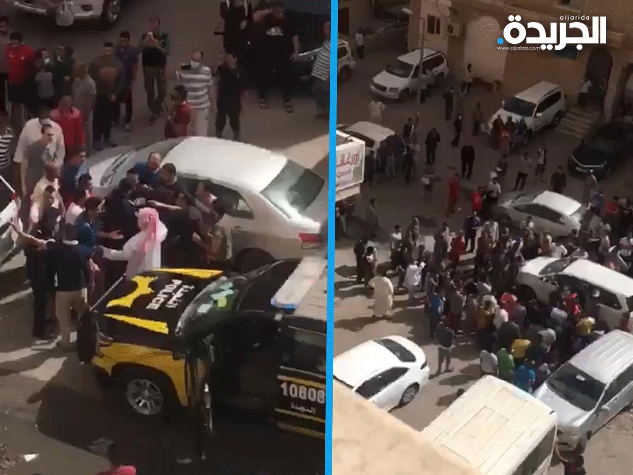 جانب من واقعة التجمهر التي تدخل رجال الأمن لفضها 