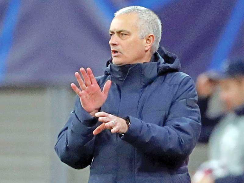 مدرب نادي توتنهام الإنكليزي لكرة القدم البرتغالي جوزيه مورينيو