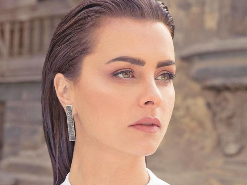 النجمة اللبنانية نور