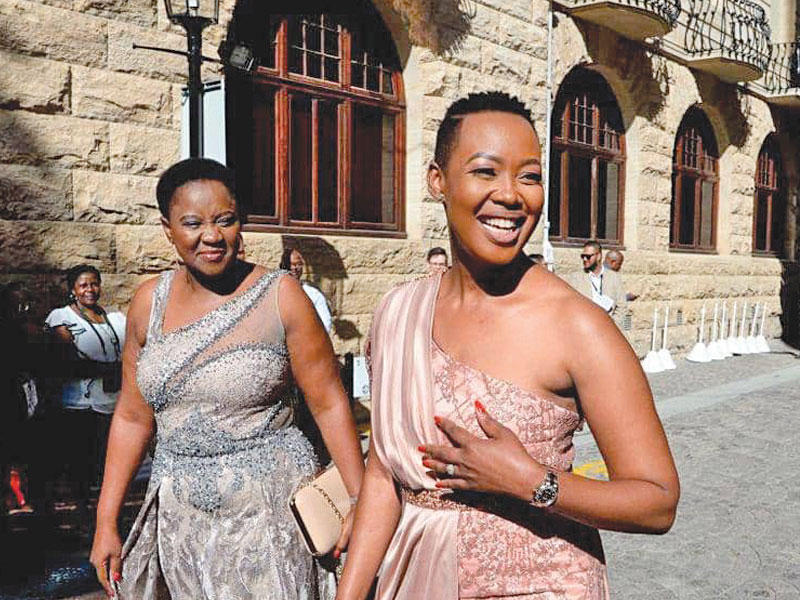 الوزيرة ستيلا ندبيني ابراهامز 