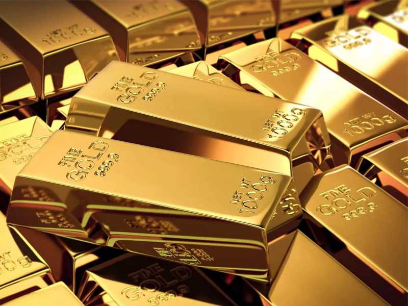 الذهب يرتفع بفعل الطلب على الملاذ الآمن قبيل اجتماع «أوبك» 