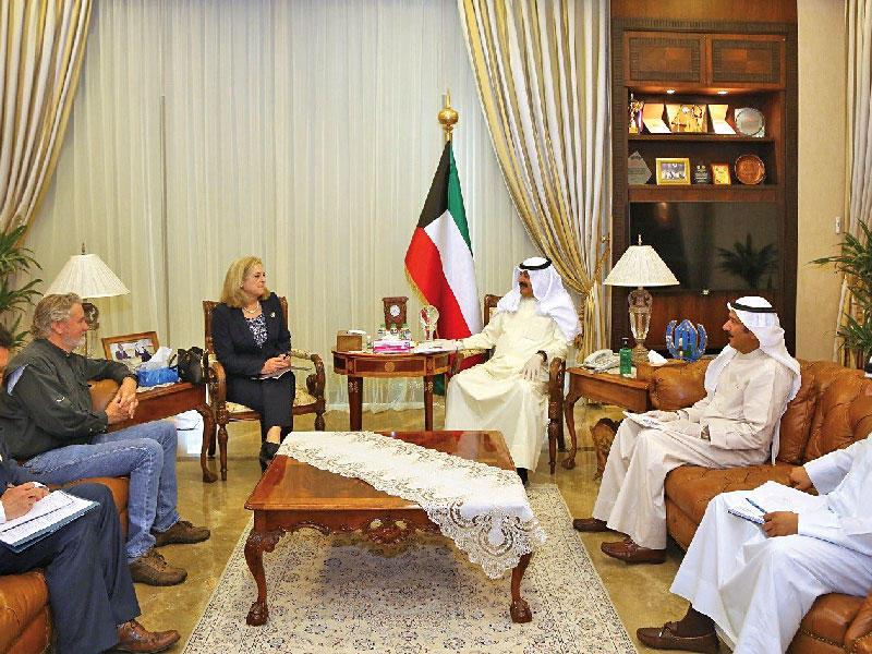 الجارالله مستقبلاً السفيرة الأميركية أمس