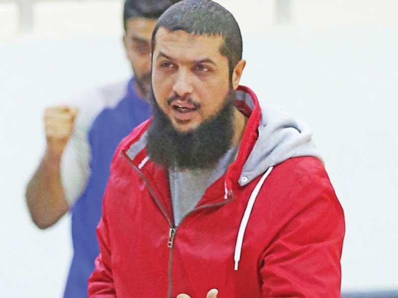 مدرب الفريق الأول لكرة السلة بالنادي الوطني أنور الدويلة