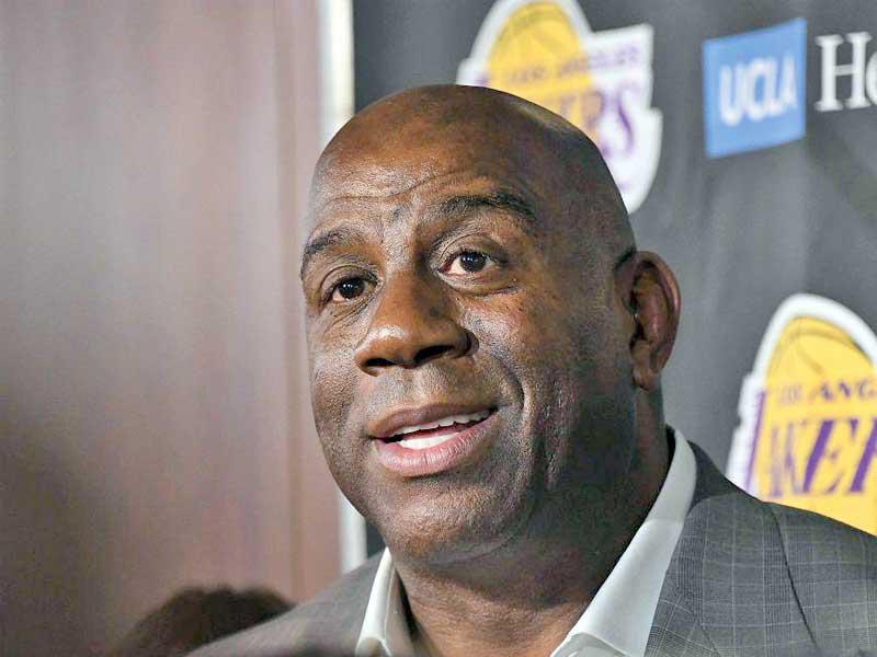 أسطورة كرة السلة الأميركية ماجيك جونسون