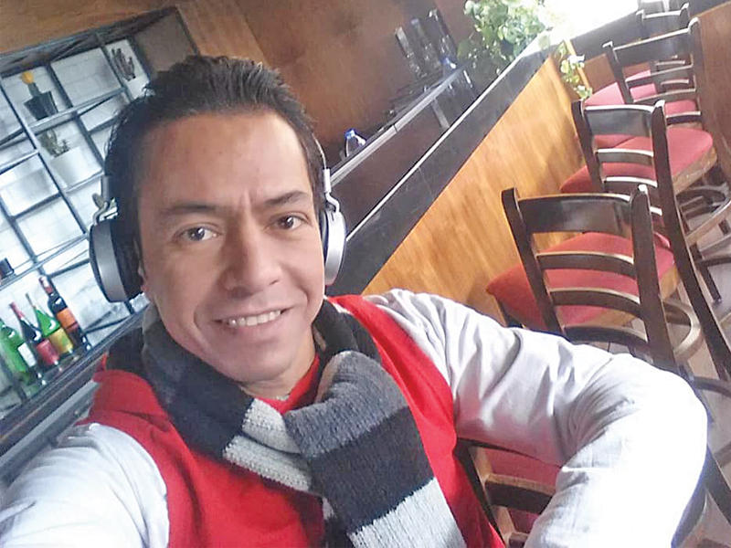 الملحن خالد عادل