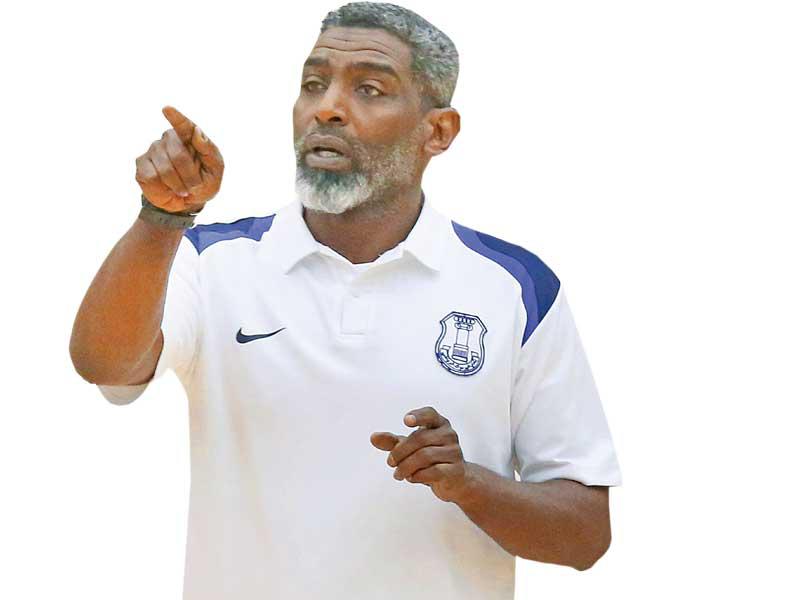  مدرب الفريق الاول للكرة الطائرة بنادي اليرموك الوطني خالد المطيري